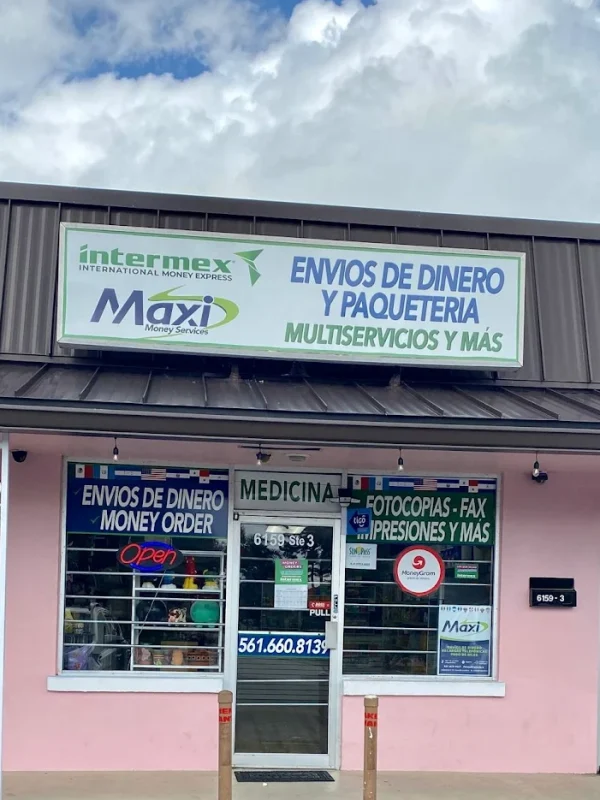 Fachada de PB Universal Multiservices en Lake Worth Rd, Greenacres FL